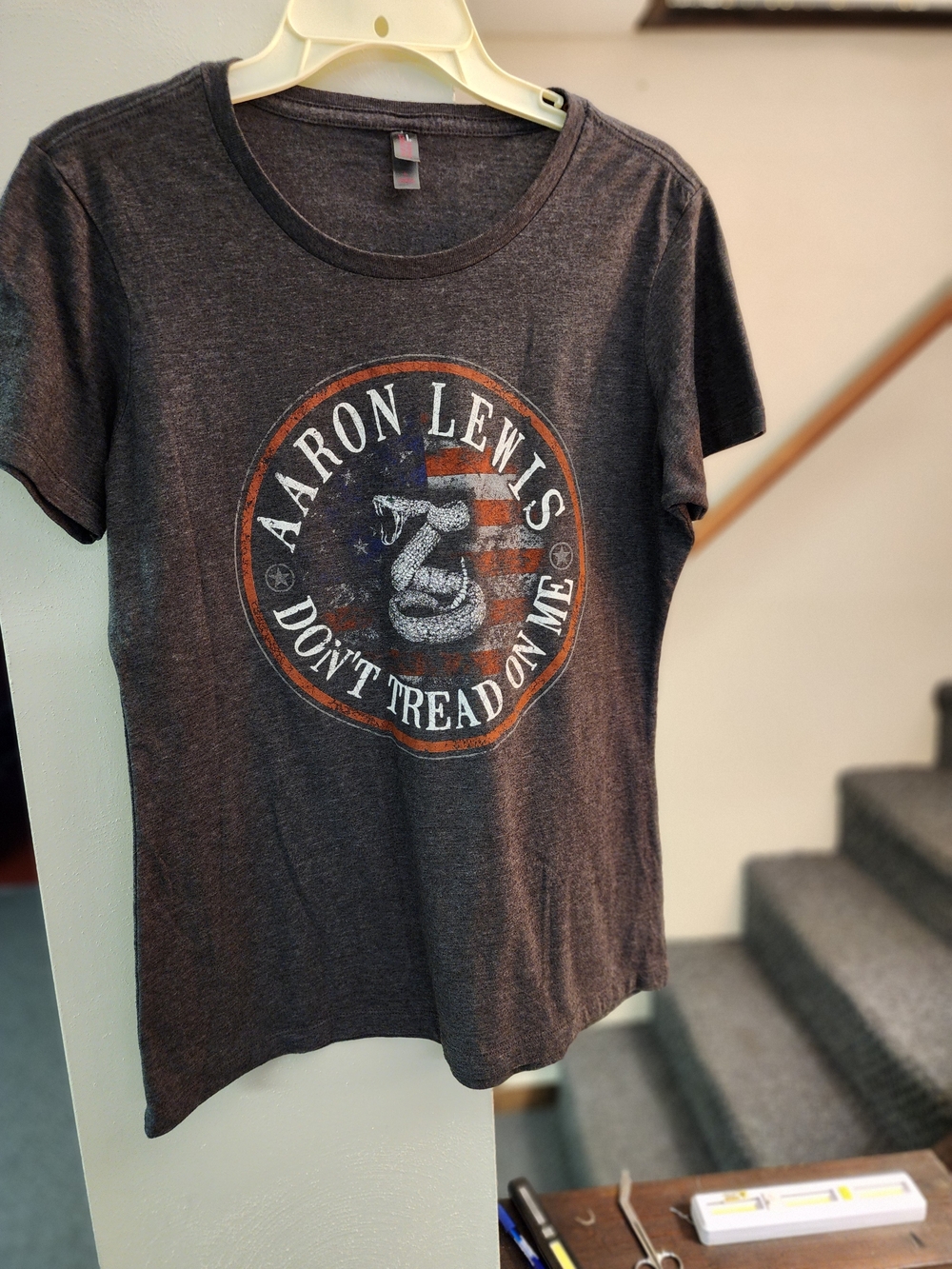 Aaron Lewis Sz L Women's Charcoal Graphic Tee with White and Orange Print